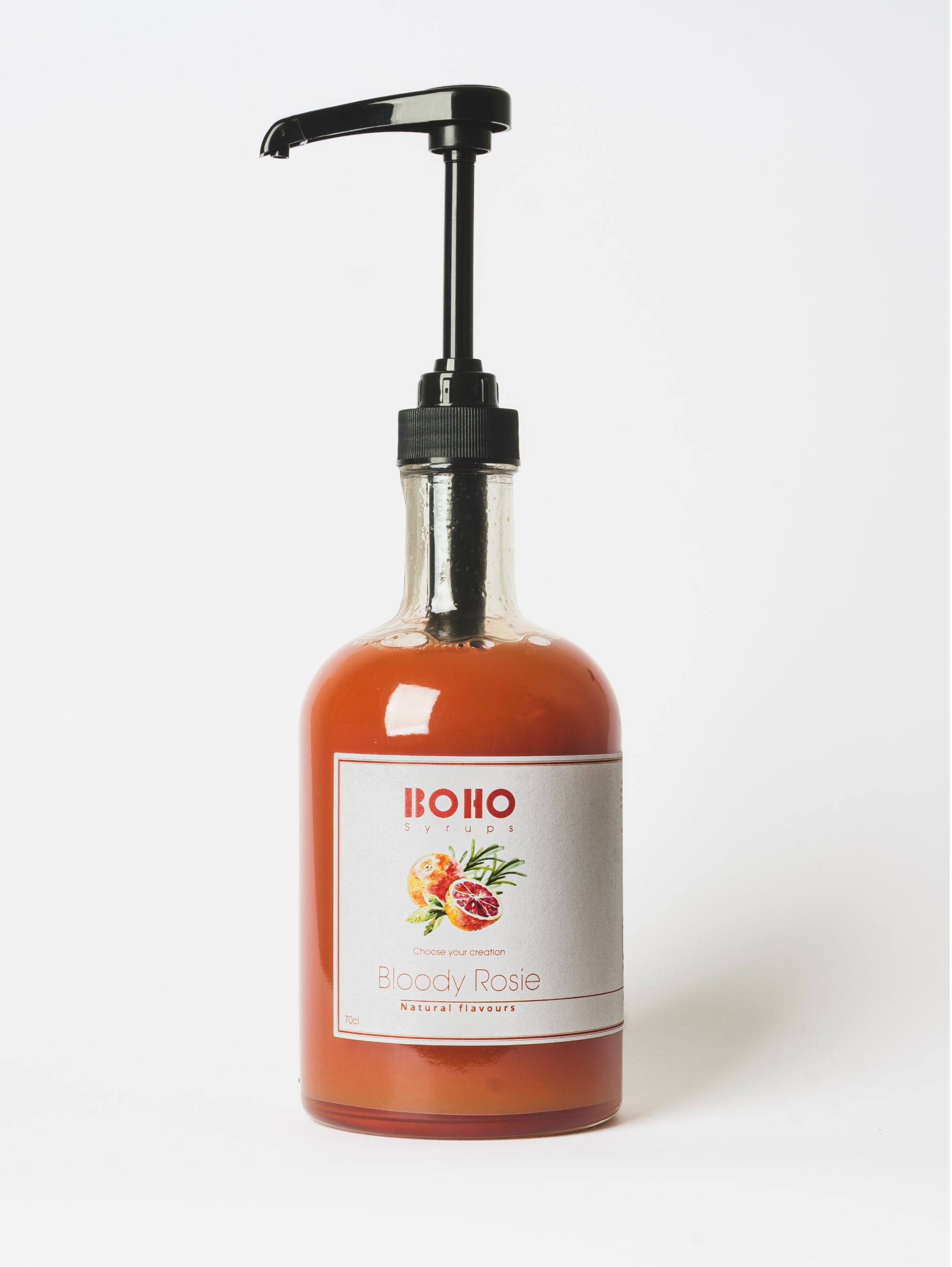 Siroop pomp van BOHO Syrups geplaatst op een siroopfles, gefotografeerd van de voorkant – praktisch voor nauwkeurig doseren
